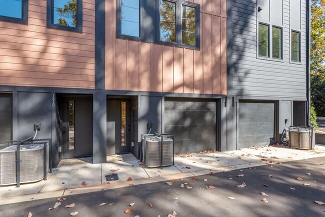 Building Photo - Modern, Move-In Ready Living in Plaza Midwood