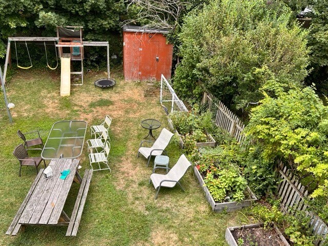 Back lawn & garden - 146 Foster St