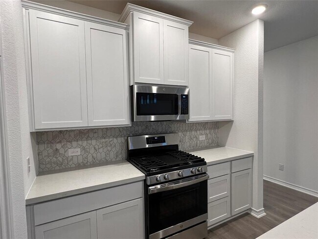 Building Photo - 497 Papaya Dr