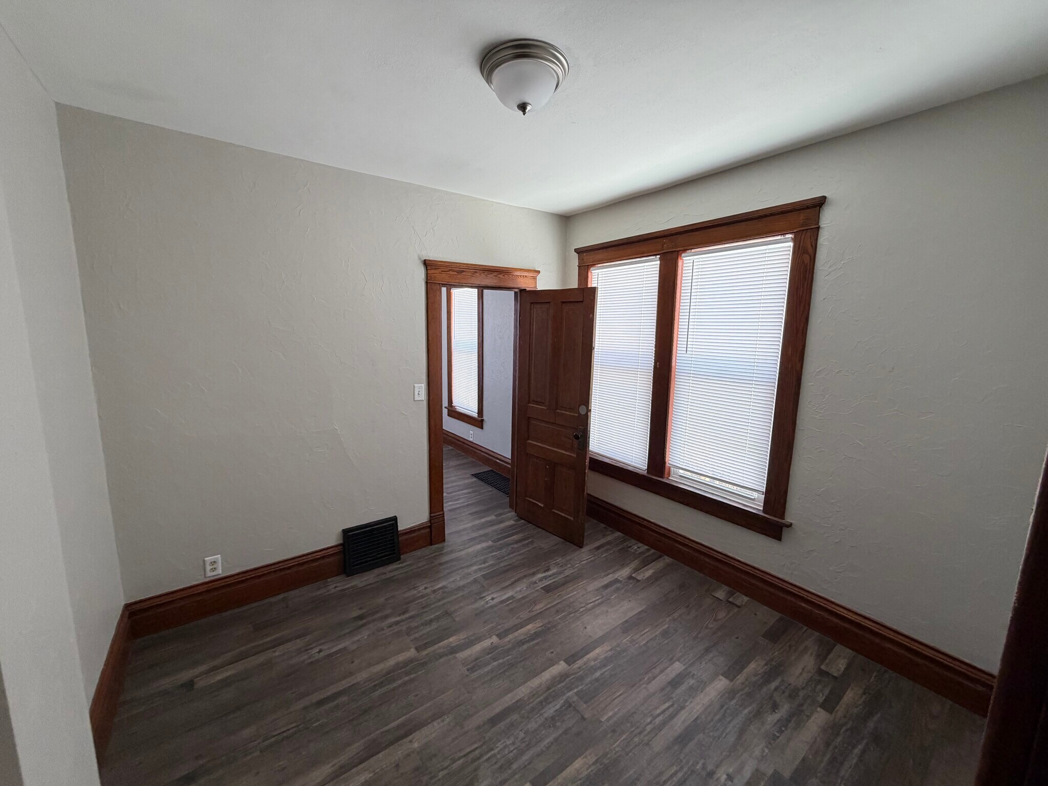 Building Photo - 405 Rock St