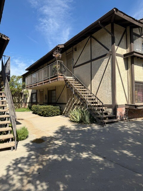 Building Photo - 317 N San Gabriel Ave