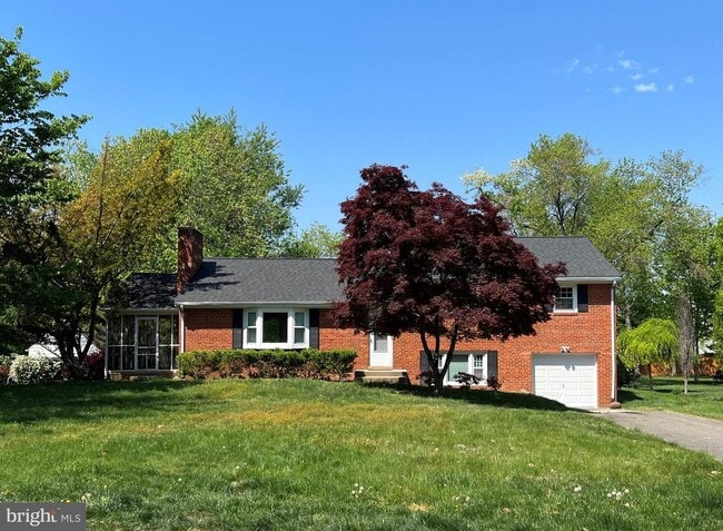 Building Photo - 4616 Willow Run Dr