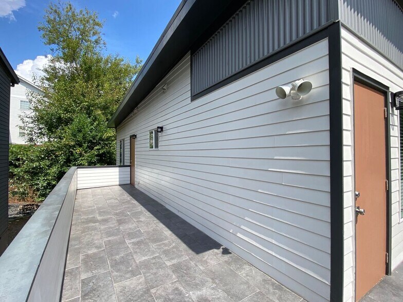 Building Photo - 1566 New St