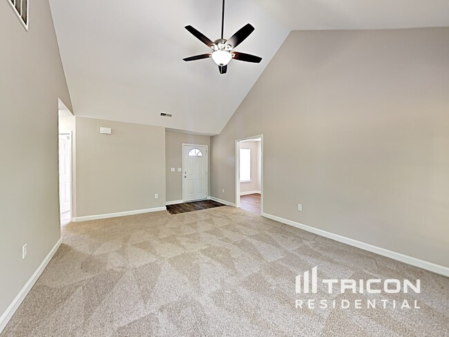 Building Photo - 416 Leecrest Dr