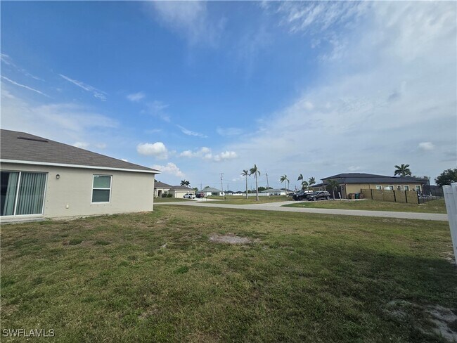 Building Photo - 120 NW 25th Ave
