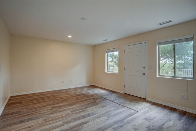 Building Photo - Large 4 bed, 3 bath home in Prescott for R...
