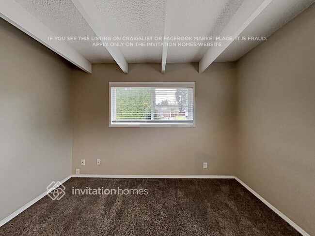 Building Photo - 469 Reiten Rd
