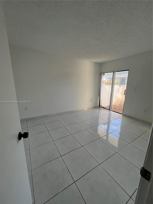 Building Photo - 7430 SW 153rd Pl