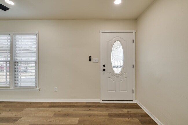 Building Photo - 2416 NW 40th St