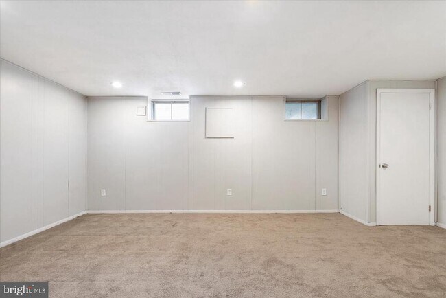 Building Photo - 256 Nathan Way