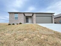 Building Photo - 92 Kelton Ln