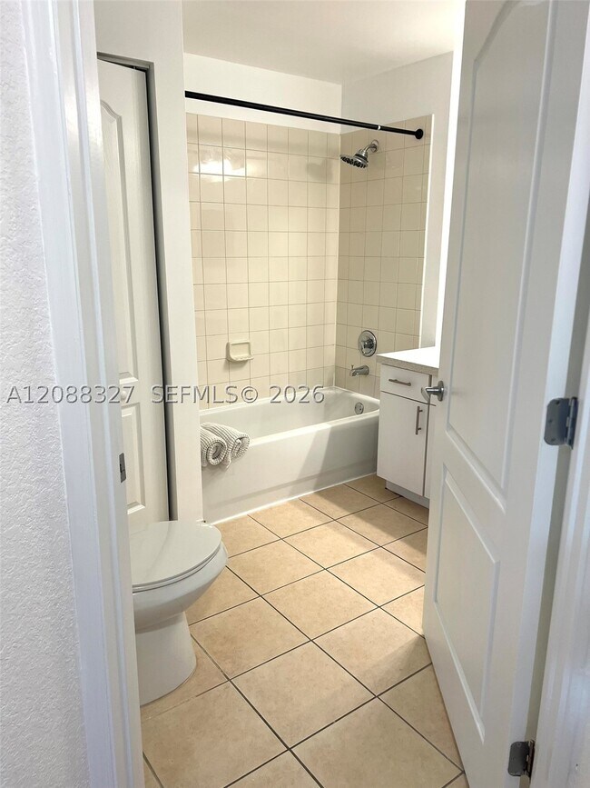 Building Photo - 6001 SW 70th St