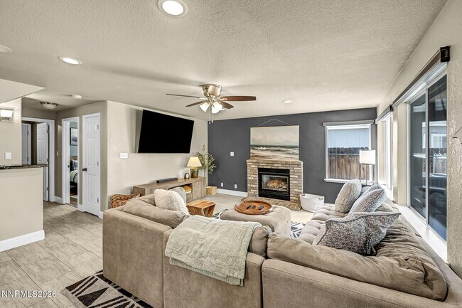 Building Photo - 5045 Pradera St