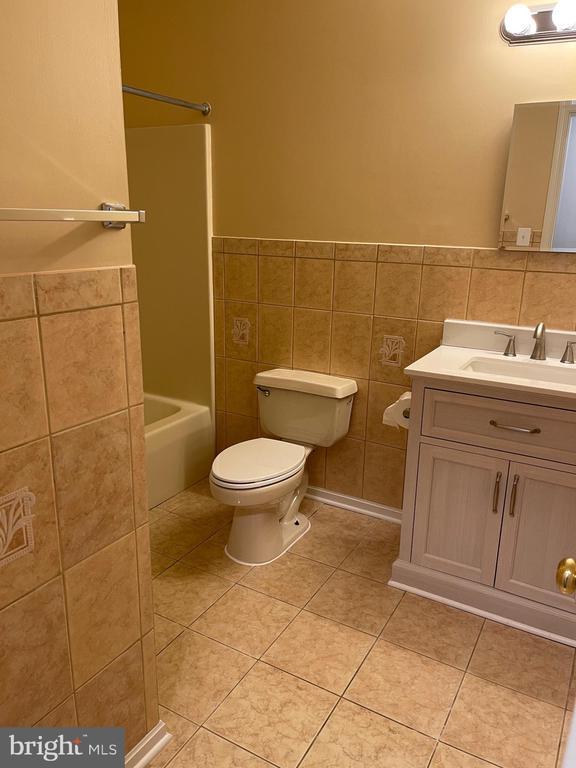 Building Photo - 6605 Huntshire Dr