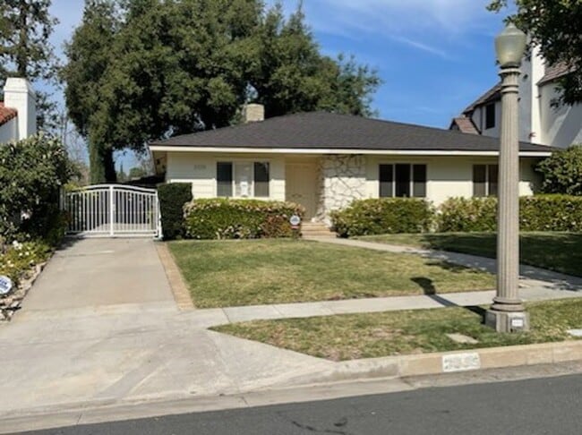 Building Photo - Wonderful Newly Remodeled Ranch Style Home in Prime San Marino