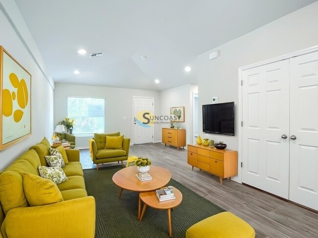 Building Photo - 6357 Spinnaker Blvd