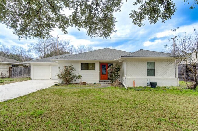 Building Photo - 3010 Conway St