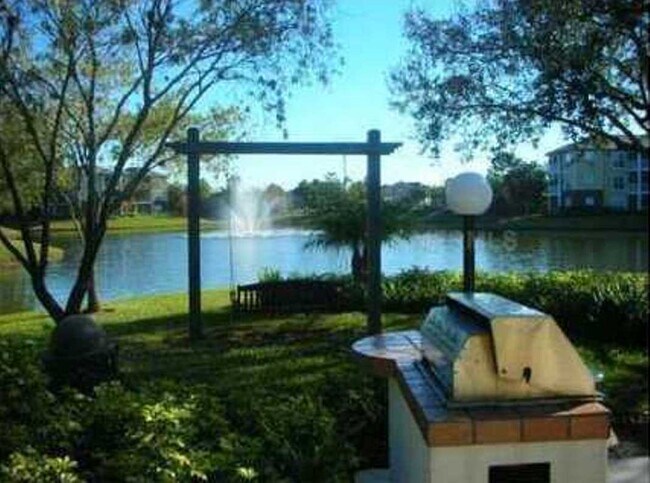 Building Photo - HALF OFF 1ST MONTHS RENT! The Landings 3rd...