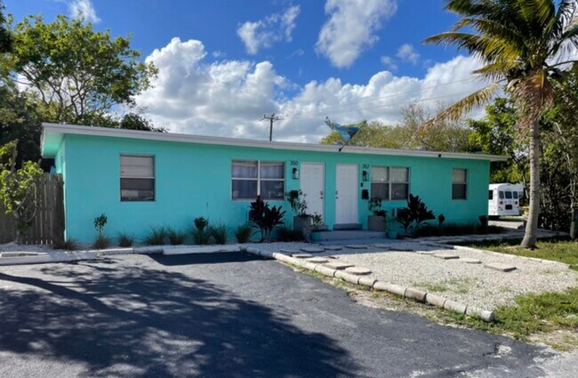 Primary Photo - 350 NW 5th Ave