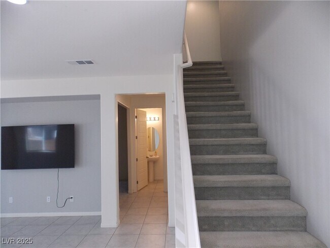 Building Photo - 160 Lilt Ave