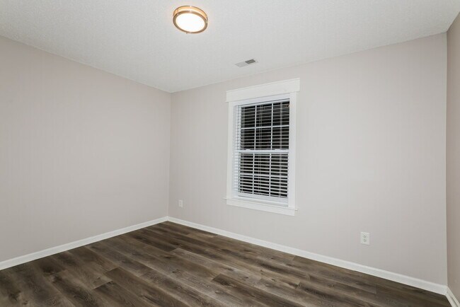 Building Photo - 9803 Trail Dr