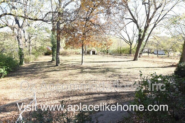 Building Photo - 3131 N 63rd St