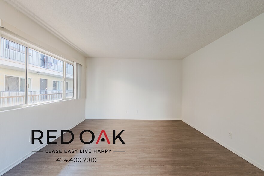 Building Photo - 916 S Carondelet St