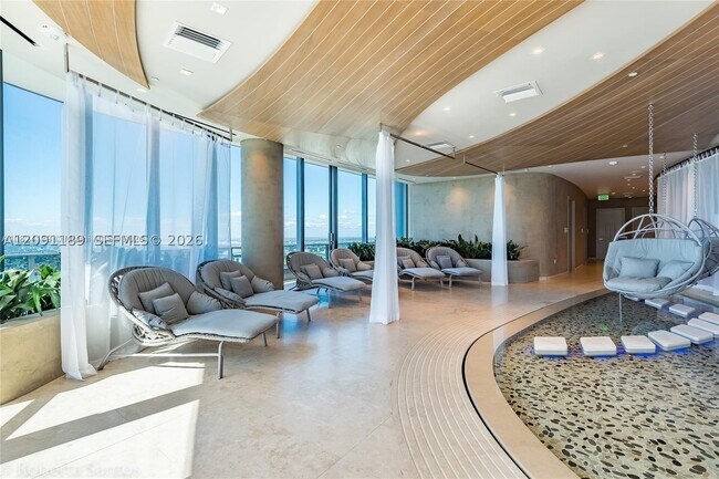 Building Photo - 1000 Brickell Plaza
