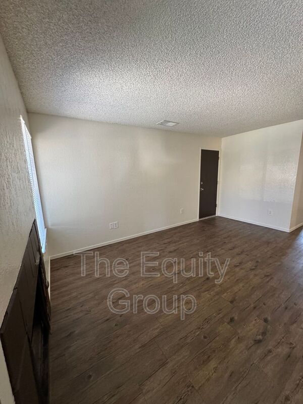 Building Photo - 3533 S County Center Dr