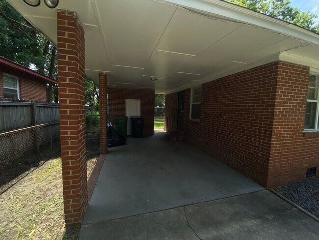 Building Photo - 2914 Ramsey Rd