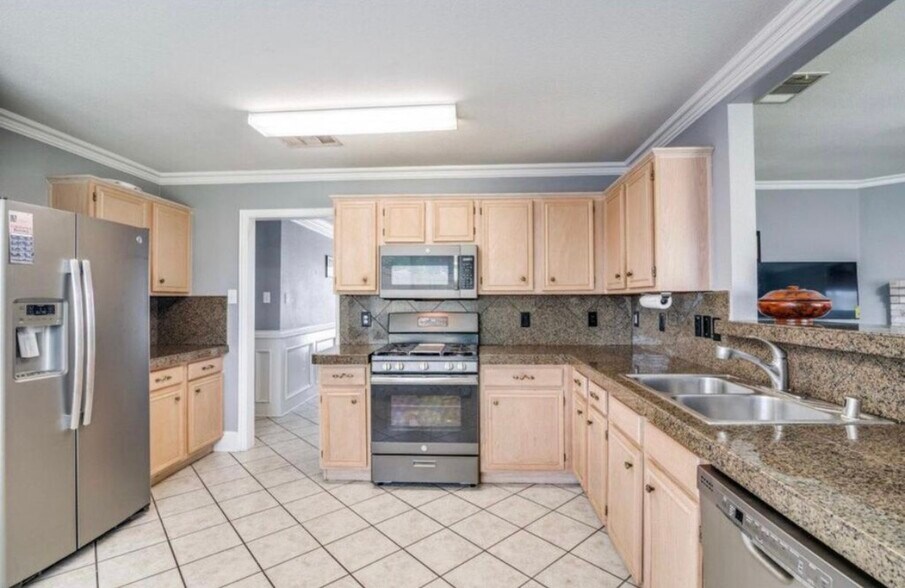 Building Photo - 7717 Coral Way