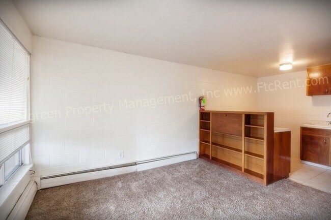 Building Photo - 701 Parker St