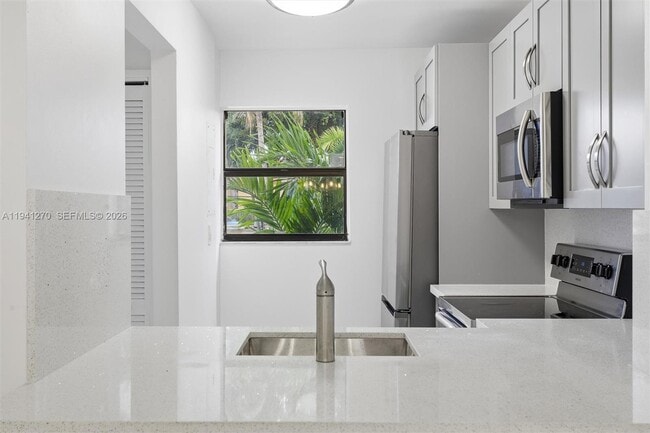 Building Photo - 6850 NW 173rd Dr