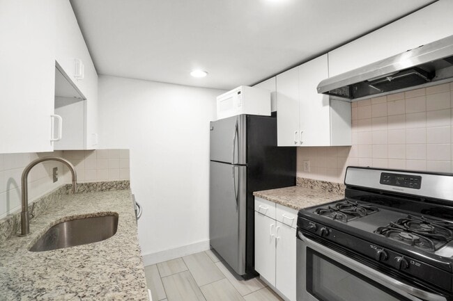 Building Photo - 6 Dwight St