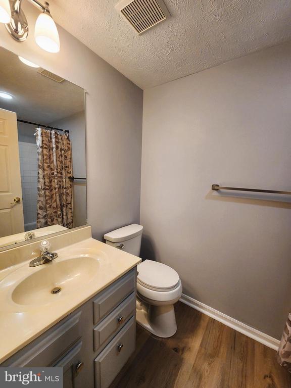 Building Photo - 16 Laurel Path Ct