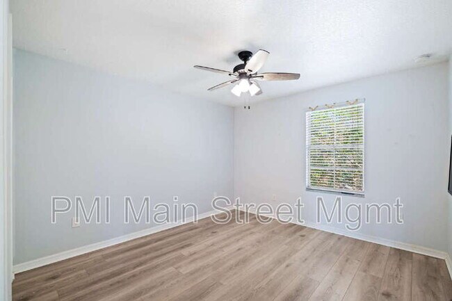 Building Photo - 541 Las Fuentes Dr