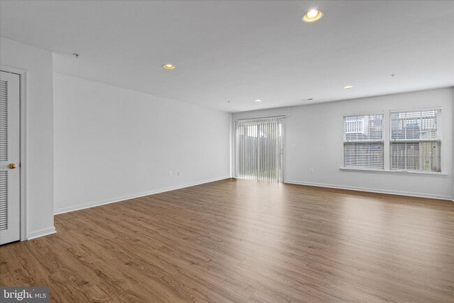 Building Photo - 22742 Bayside Way