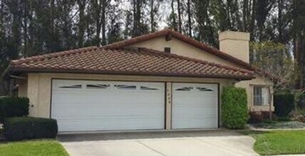 Building Photo - Black Lake Home