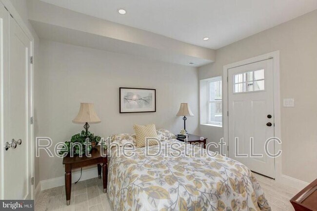 Building Photo - 15 Q St NW