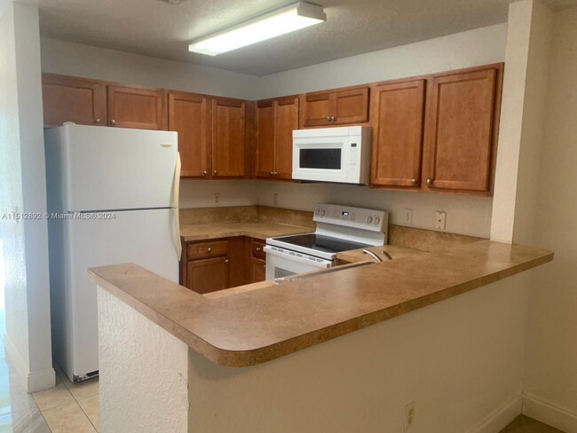 Building Photo - 5419 SW 41st St