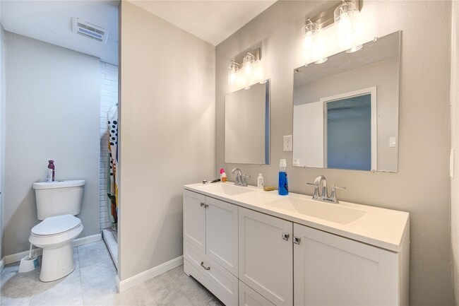 Building Photo - 3046 Wagon Trail Dr