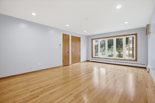 Building Photo - 2746 N 75th Ct