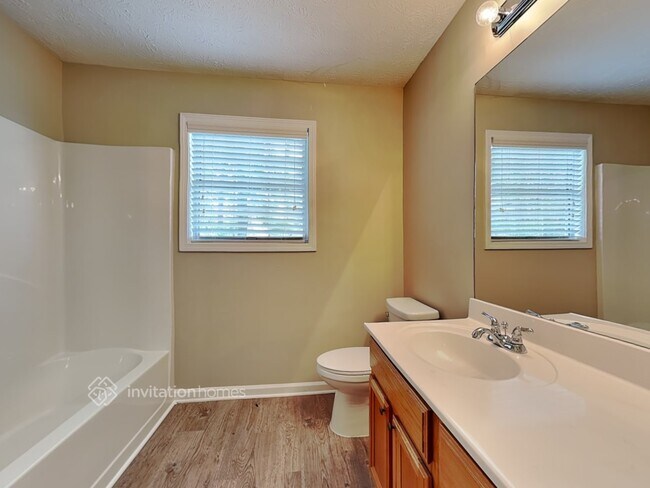 Building Photo - 2565 Suwanee Lakes Trail NW