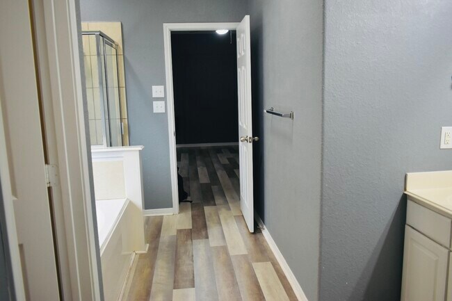 Building Photo - 28923 Birch Green Way