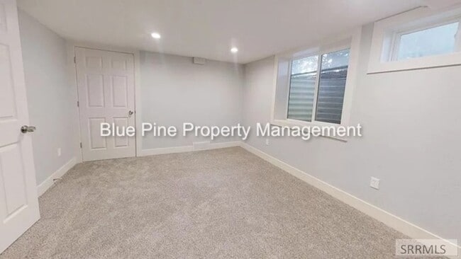 Building Photo - 662 K St