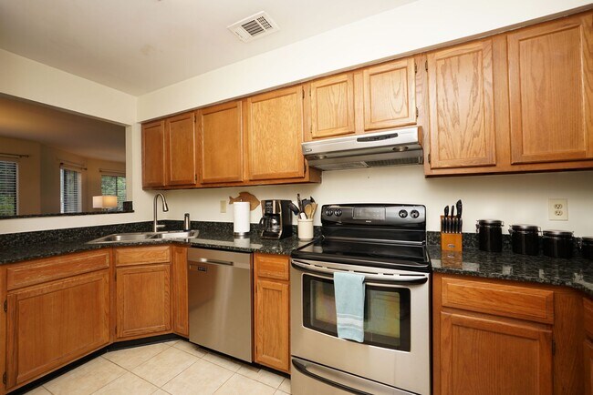 Building Photo - First Floor Condo in Bluewater Bay