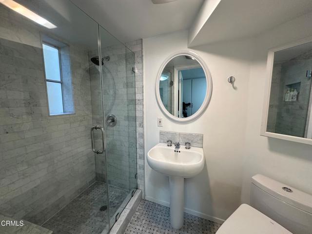 Building Photo - 3551 Dixie Canyon Pl