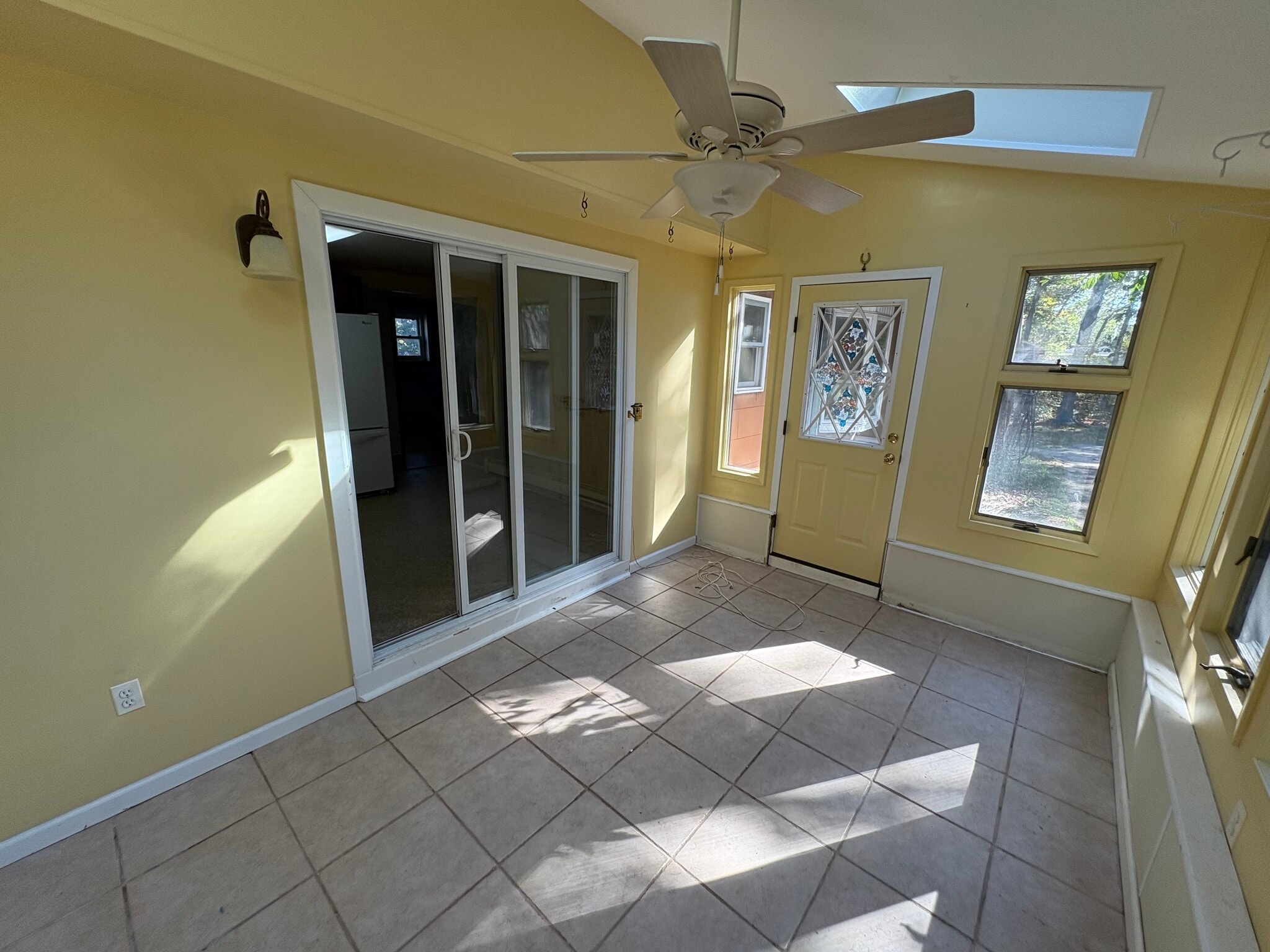 Building Photo - 192 Woodland Dr