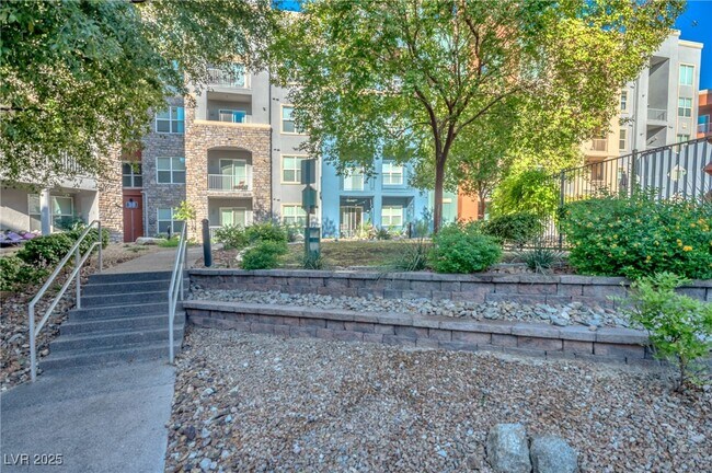 Building Photo - 38 E Serene Ave