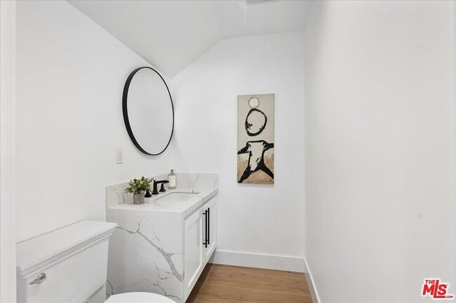 Building Photo - 15655 Castlewoods Dr